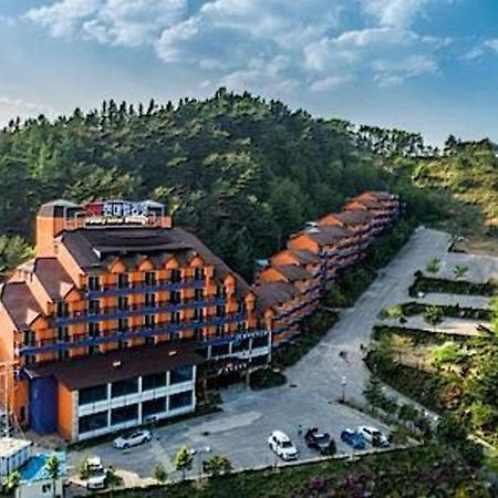 Hyundai Elliot Hotel And Resort Pyeongchang Exteriör bild