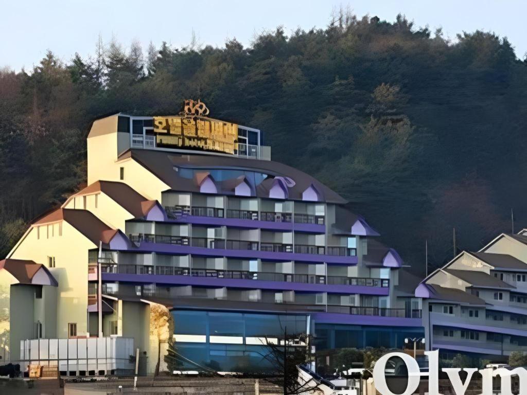 Hyundai Elliot Hotel And Resort Pyeongchang Exteriör bild